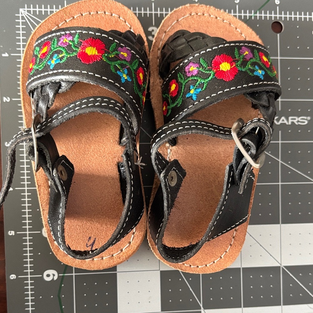 Charming Black Kids Sandals with Floral Embroidery